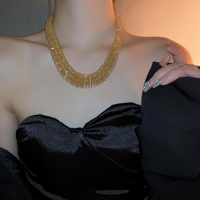 Minimalist Multi-Layer Stackable Clavicle Necklace - Trendy, Versatile Design for Women