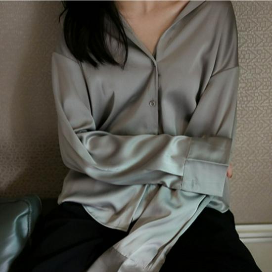White Women's Retro Hong Kong Style Loose Satin Drape Shirt