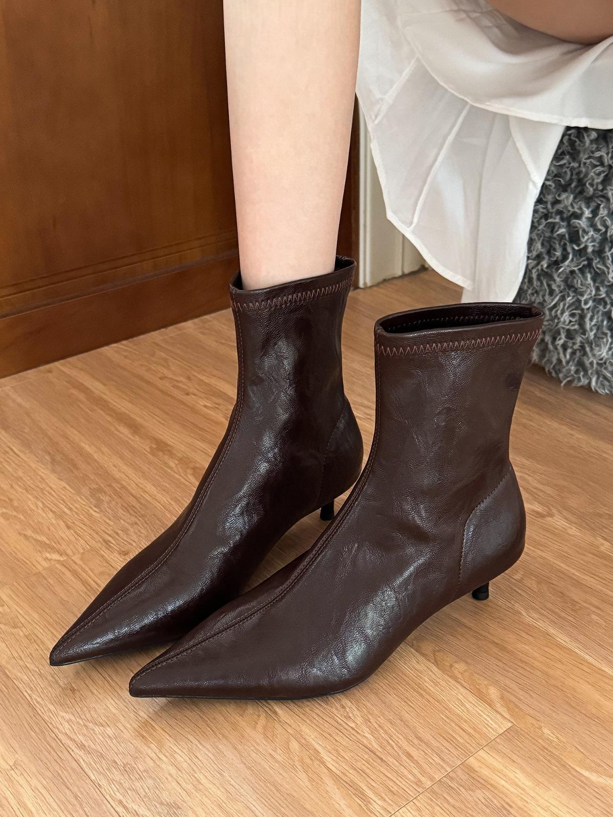 

Удобный и простой в носке! Ретро коричневые мягкие кожаные кошачьи и короткие ботинки женские новые осенние ботинки на низком каблуке 37 коричневый