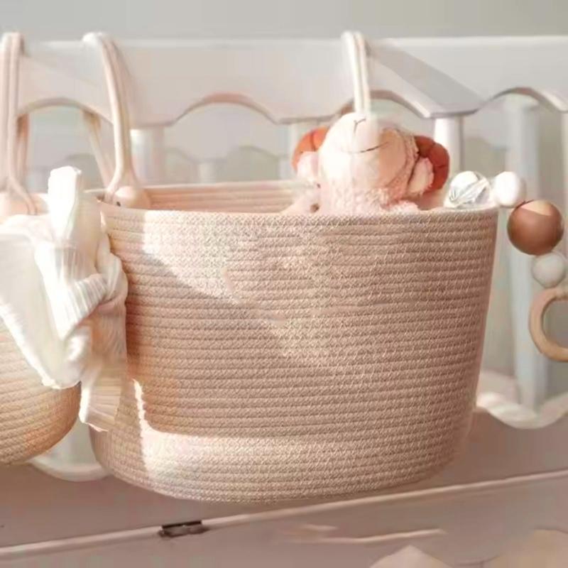 Geräumiger hängender Kinderzimmer-Organizer Baby-Gitterbett-Aufbewahrungskorb für essentielle Windeln Spielzeug Tragbares Leichtgewicht-Design