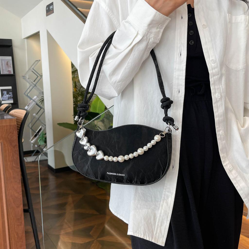 Minimalist Crossbody Bag For Women With Leather Suede Material And Zipper Closure For Casual Day Use