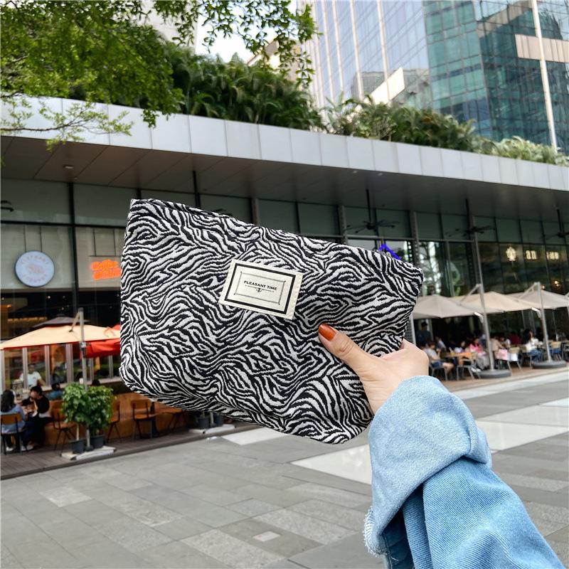 Korean Fashion Leopard & Zebra Print Canvas Makeup Clutch for Women - Convenient Toiletry Storage Bag