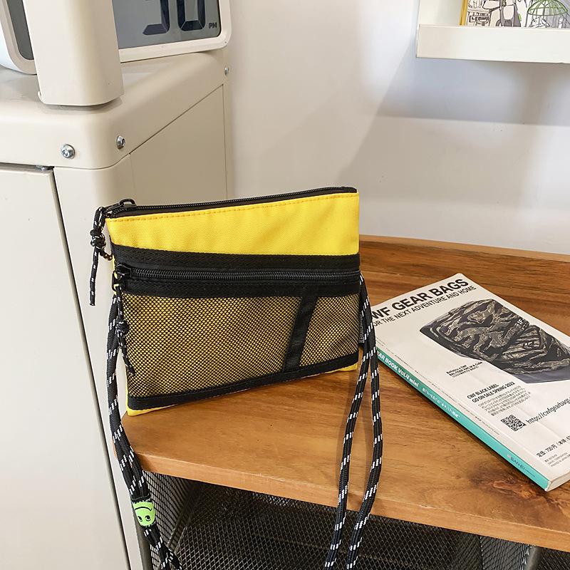 

Bag Women s Outdoor Casual Light Crossbody Women s Bag 2025 Niche Design Shoulder Bag Small Spring Square Bag жовтий