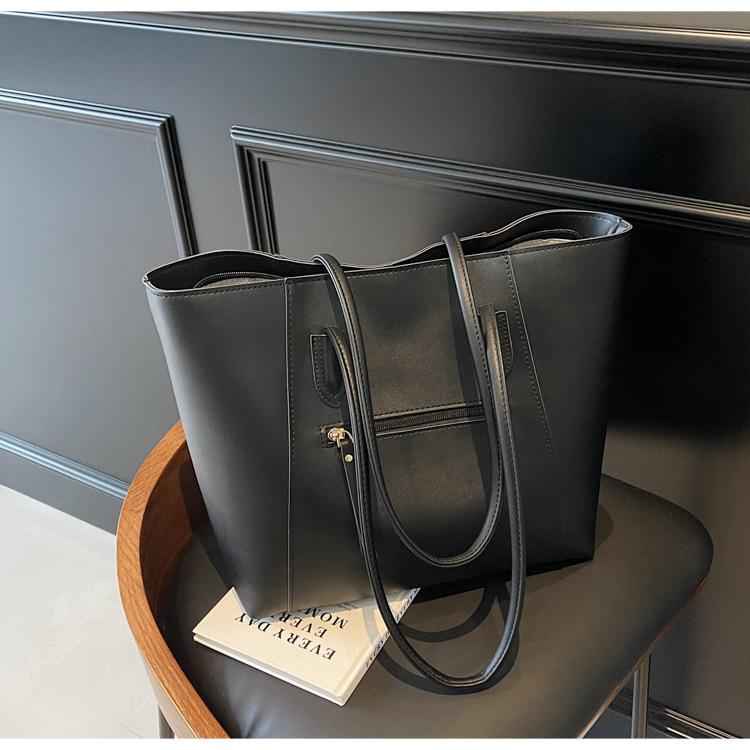 

2025 популярный модный тренд большая вместимость сумка-тоут женская на плечо простая модная большая вместимость чёрный