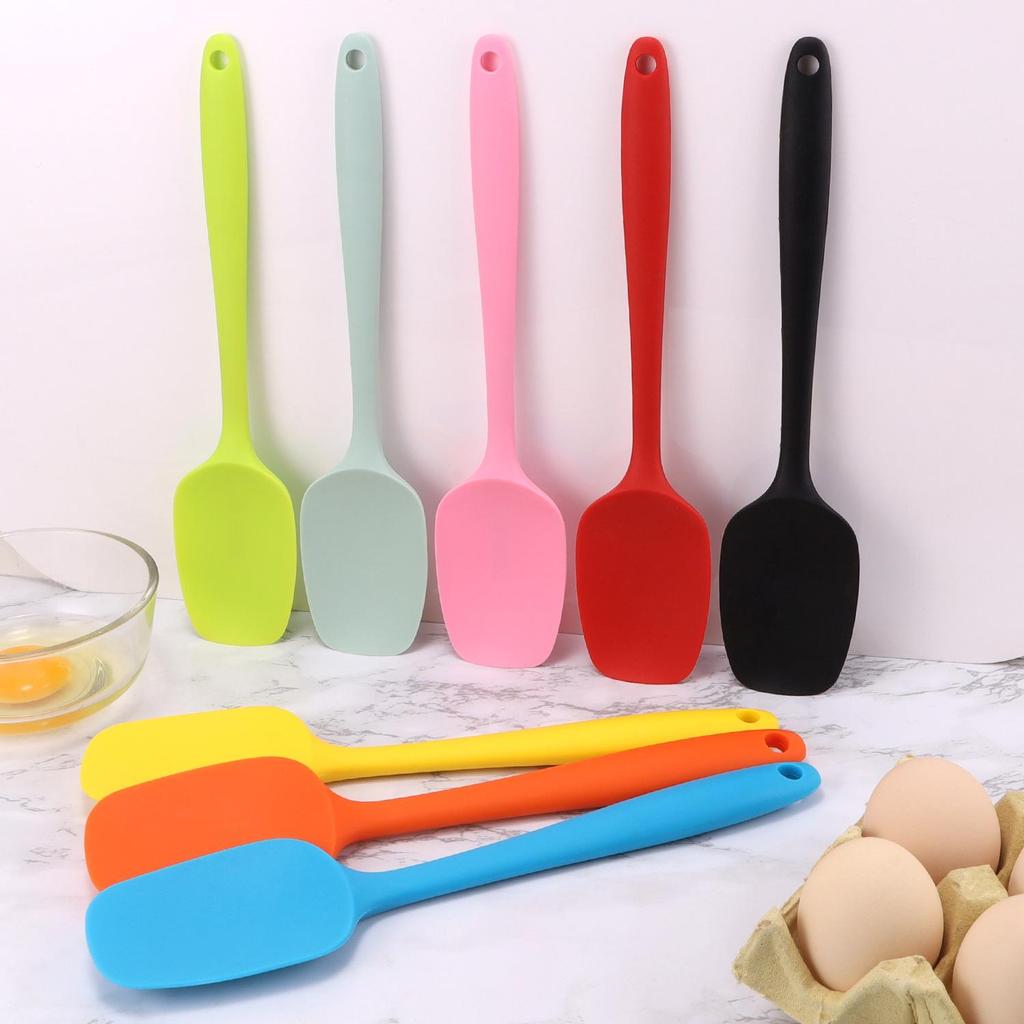 Silicone All-in-One Baking Tool Set: Butter Scraper, Cream Spatula, Large Scraper, Cake Scraper, T-Shaped Scraper.