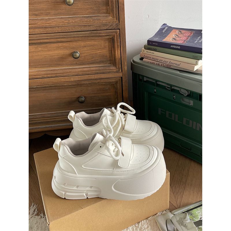 New Spring and Summer Round Head Versatile High Sense Increased Platform White Shoes Retro Lightweight Student Casual Board Shoes