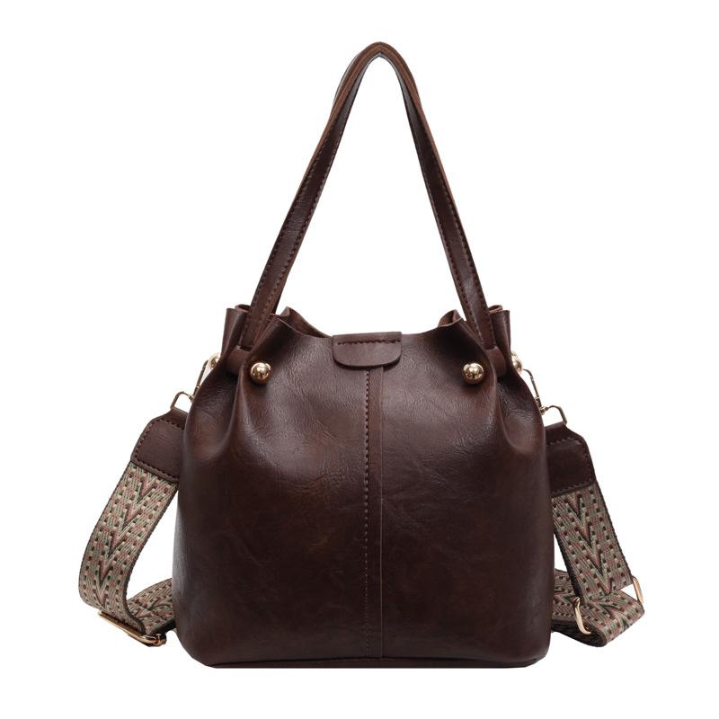 New autumn and winter retro fashion simple texture bucket bag versatile shoulder messenger commuter bag