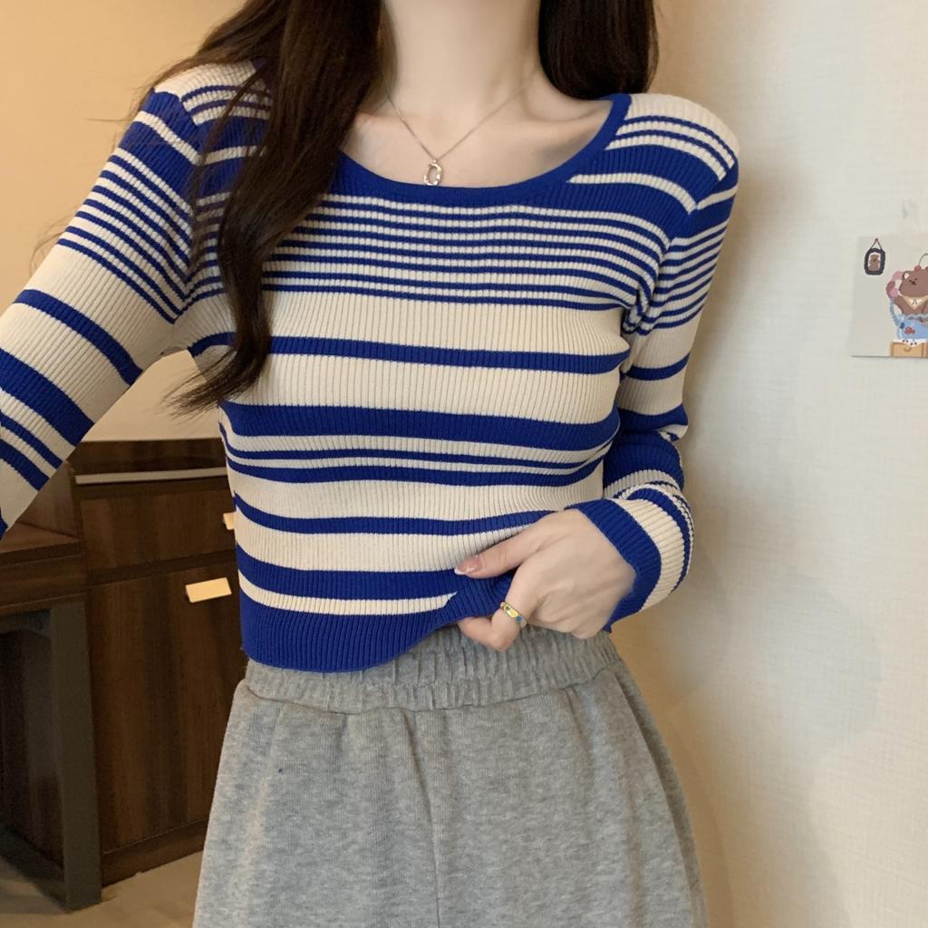 Women's Short and Unique Striped Long Sleeve T-shirt Knitted Base Top Slimming Blouse with Design Sense