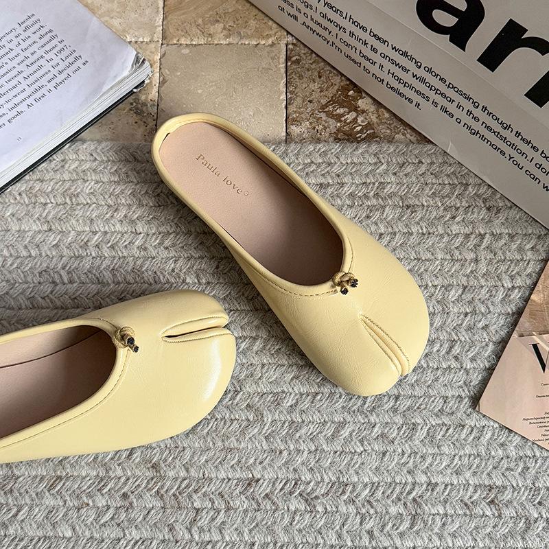 Fashion 2025Women Split Toe Flats  Shoes Woman Microfibe Comfy Flats Slippers Soft Bottom Loafers Slip on Beach Slides