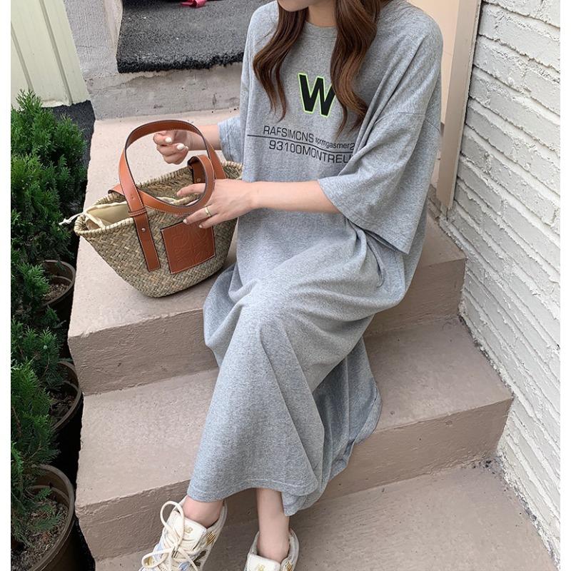 Loose-fitting Large-sized Women's Round-neck Short-sleeved T-shirt Dress, Long Laid-back Style Dress, Knee-length Sleeping Dress