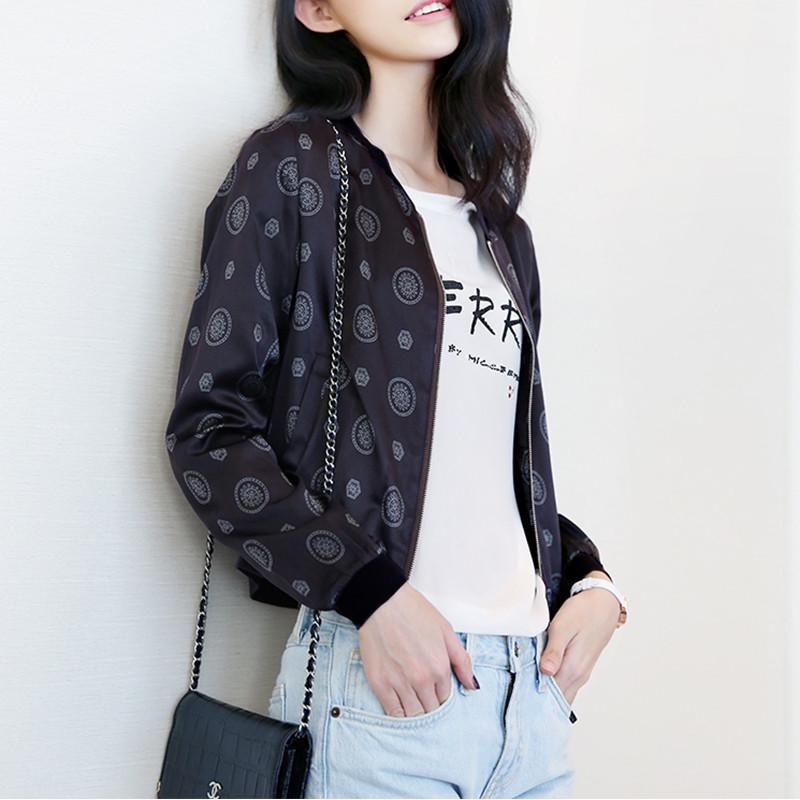 Korean-Style Women's Baseball Jackets: Fashionable, Versatile, and Zippered Long-Sleeve for Spring and Autumn.