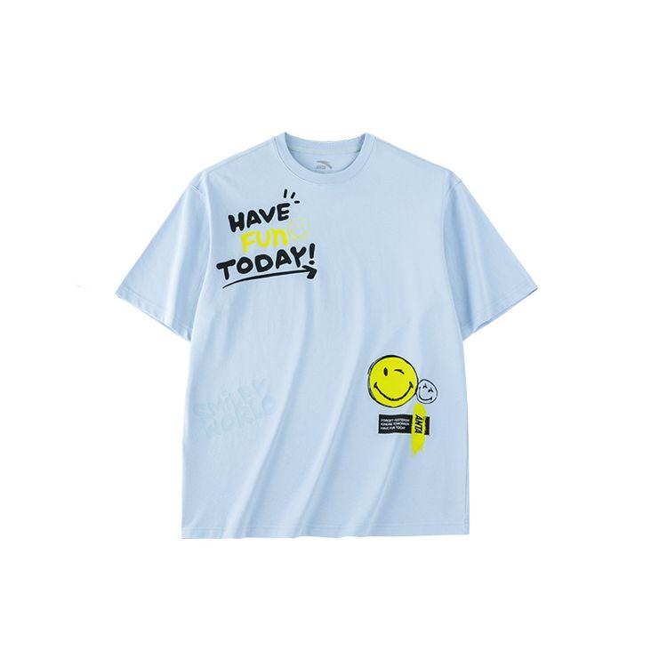 

Anta X Коллаборация SmileyWorld Серия Жизнь Логотип Буква Смайлик Пуловер с круглым вырезом Футболка с коротким рукавом Унисекс Футболки Облачно-голубой 152328146-4 L