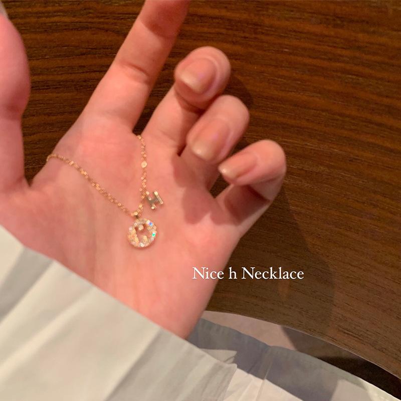 South Korea Dongdaemun Collarbone Chain Keep The Letter H Necklace Women'S Fashion Temperament Design Simple Neck Chain