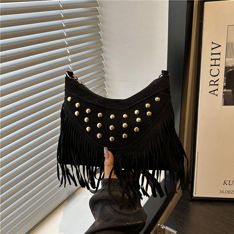 Ethnic style matte small bag women's new fashion rivet personalized tassel retro shoulder crossbody dumpling bag