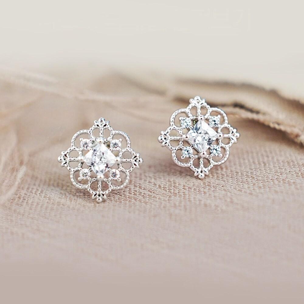 Nasr Earrings W
