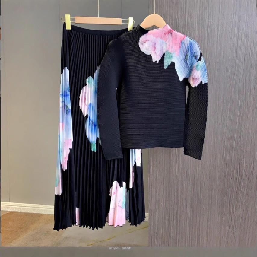 2025 Autumn Women's Fashion: Pleated Tops and Skirts Two-Piece Suit