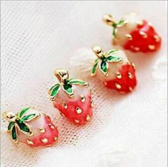 Korean Style Exquisite Strawberry Oil Stud Earrings - Fresh, Sweet Fashion Ear Accessories