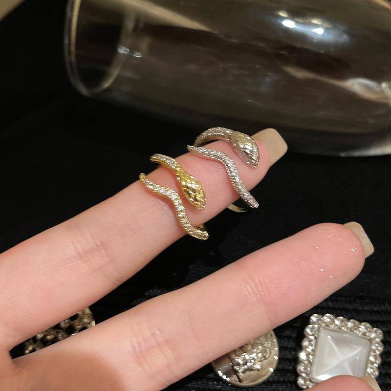 Korean Version of Snake-shaped Super Flash Zircon Ring Retro Fashion Design Sense Index Finger Ring Niche Cold Wind Personalized Jewelry Women