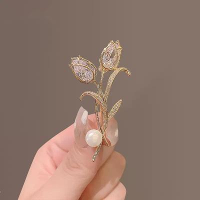 Moda feminina pérola branco cristal flor broches para mulheres luxo amarelo ouro cor liga planta broche alfinetes de segurança