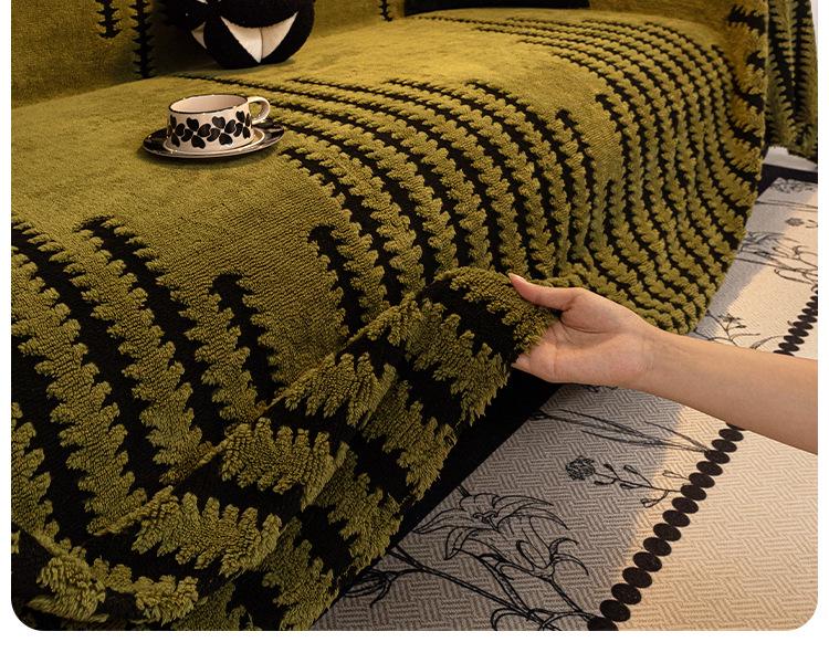 2025 High-End Plush Sofa Towel: Full-Wrap Thickened Cover for Spring & Autumn