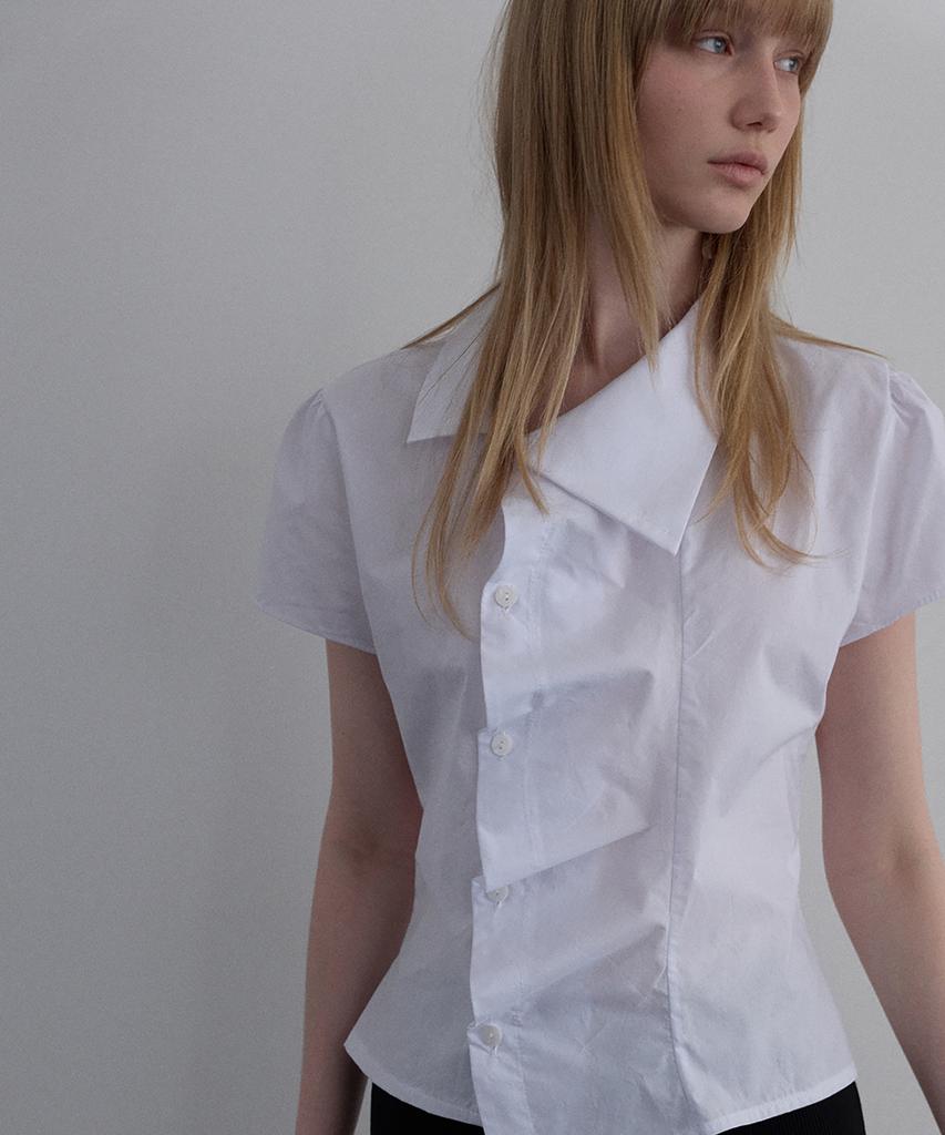 Unessin Asymmetrical Shirred Blouse_Ivory