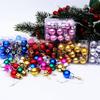 Kiste mit kleinen bunten Weihnachtsbaumschmuck (2cm) - Dekorative Kugeln in Röhre