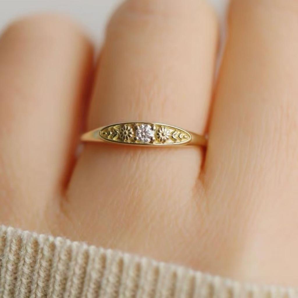 Luxury Ins New Simple and Fashionable Women's Small Tail Ring Italian Brushed Flower Gold Ring Fresh Jewelry