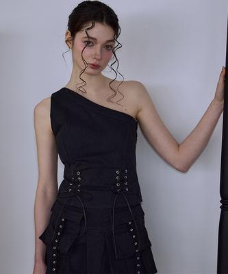 ROSEFRANTZ Unbalanced Eyelet Top [Black]