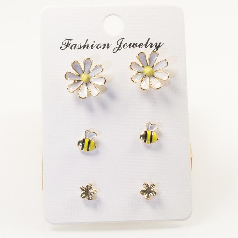 

S925 silver needle Korean version earrings three pairs of cute combination earrings dripping oil bee flower stud earrings set female срібний