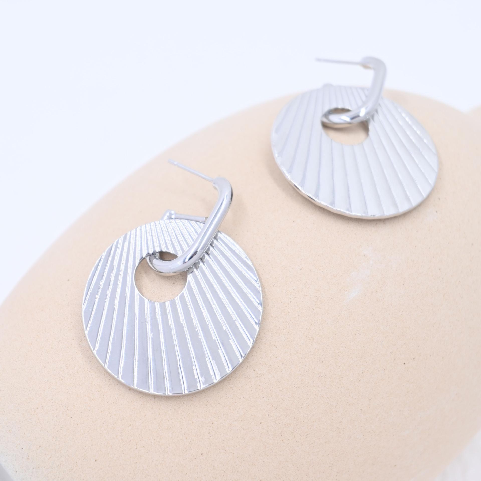 

Европейские и американские позолоченные и посеребренные преувеличенные металлические серьги TE01562