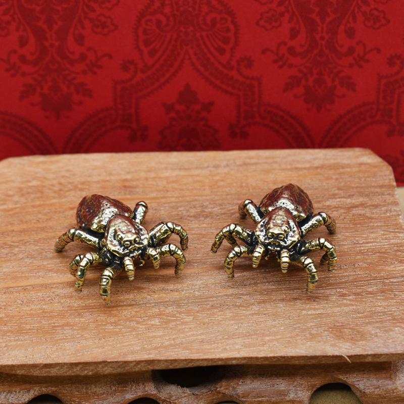 Vintage mosazné figurky pavouků tarantulí miniaturní kreativní masivní měděný stolní ornament pavouka vlkodlaka dekor řemeslné doplňky