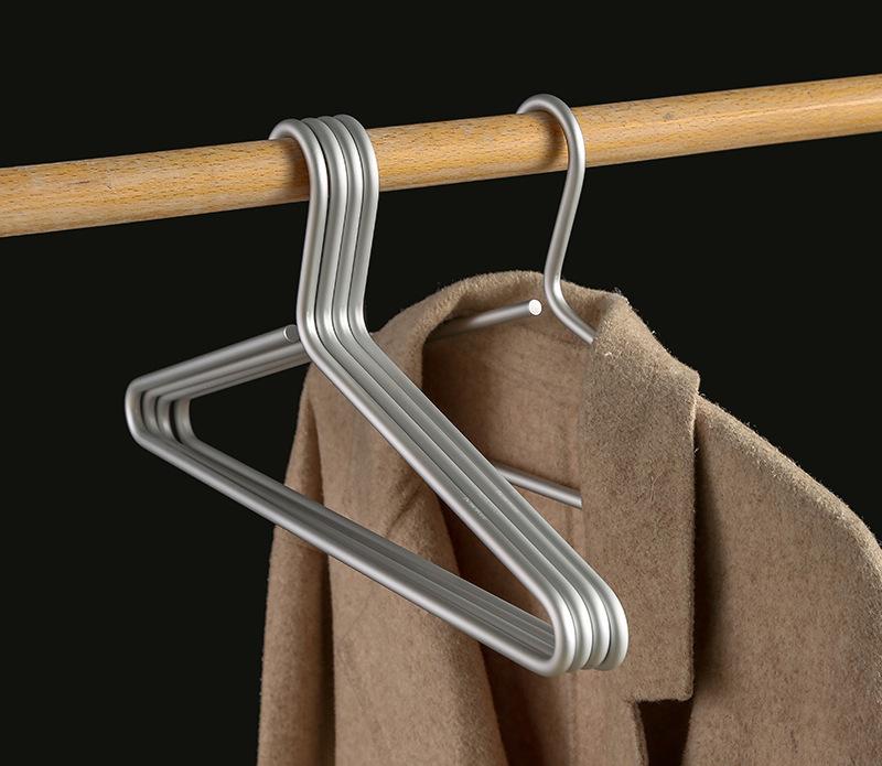 

5/10 шт. Твердые металлические вешалки для одежды, матовая золотая/серебряная бесследная вешалка для пальто, костюмов, свитеров, органайзер для гардероба из алюминиевого сплава 10pcs серебряный