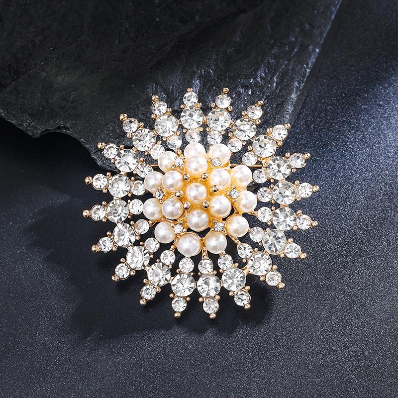 High-End Pearl Floral Suit Brooch For Women Versatile Clothing Accessory Pin