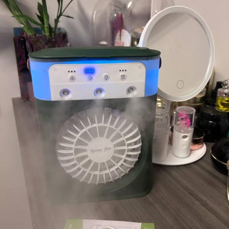 USB Desktop Silent Fan and Humidifier with Aromatherapy Capability