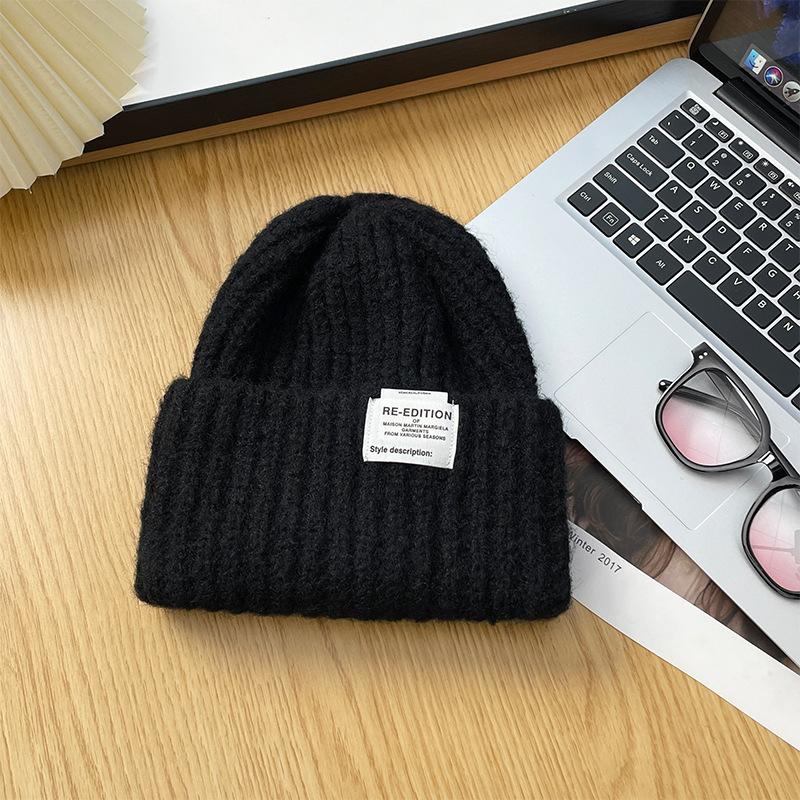 The Large Head Girdle Warm Ear Protecting Knitted Cap Is Fashionable and Versatile Making Your Face Look Good. The Small Woolen Cap Keeps You Warm