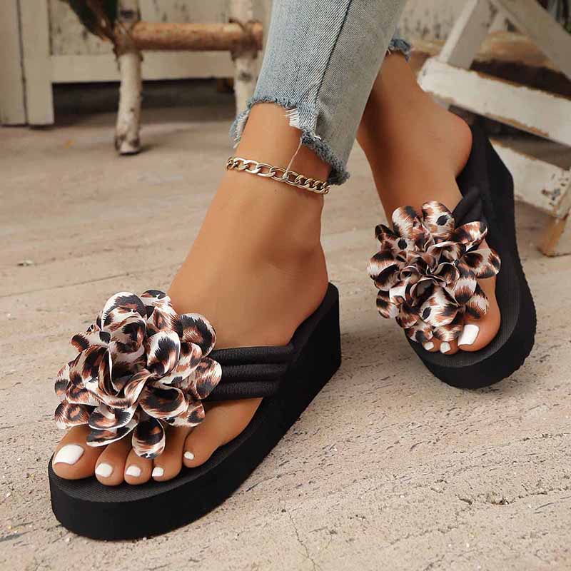 Fashion Leopard Flower Decor Wedge Flip Flops for Women Summer Thick Sole Clip Toe Beach Slippers Woman Fashion Printed Platform Sandals
