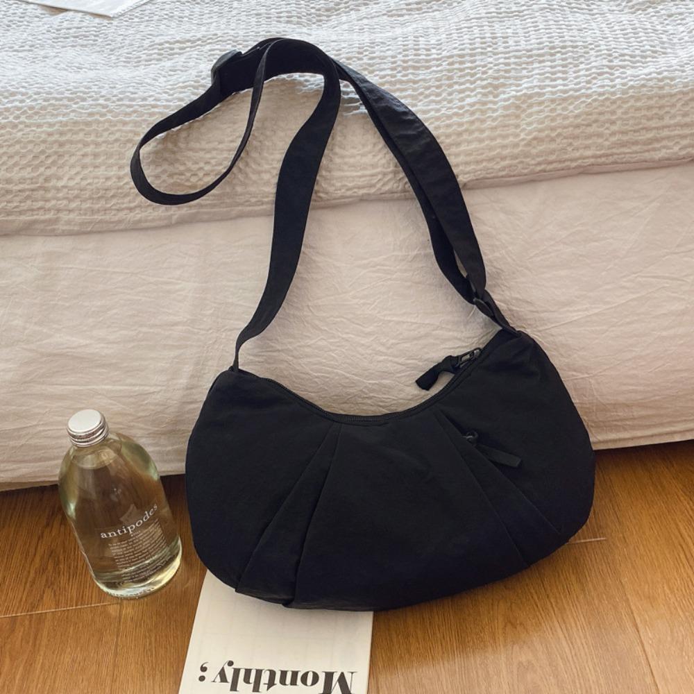 Korean Style Nylon Shoulder Bag Lightweight Sports Messenger Bag Zipper Dumpling Bag Male/Female