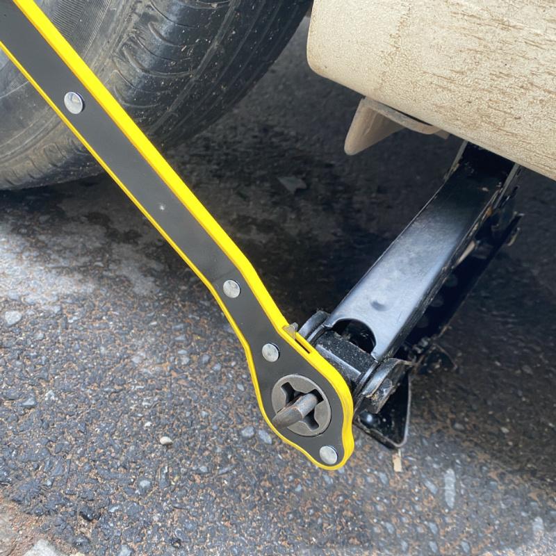 1 Stück Am Auto montierter Wagen mit Ratschenschlüssel, Wagenheber, Arbeitssparender Schlüssel, Manueller Joystick, Scherenreifen-Ausladewerkzeug