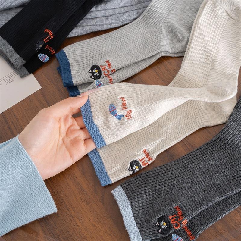 Female Spring and Autumn New Heel Embroidery Cat Eating Fish AB Style Color Contrast Tube Pile Pile Cotton Socks