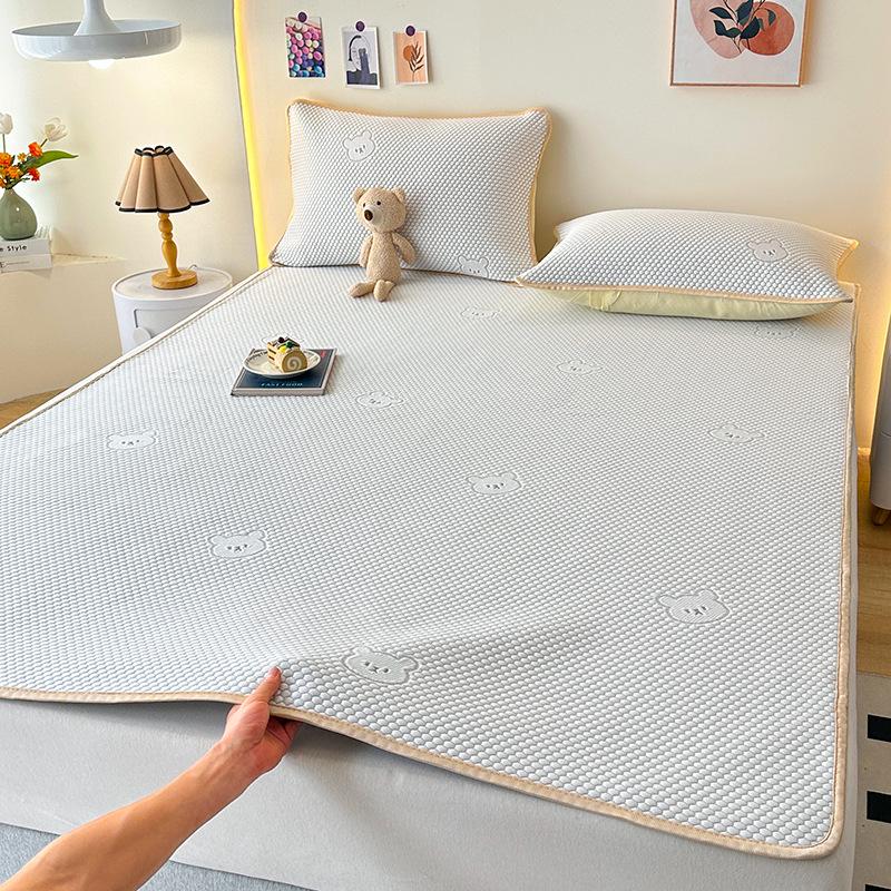 Ice Bean Mat Cool Bedspread Set - Fitted Sheet Style for Dorms, Air-conditioned Rooms, Ice Silk Feel.