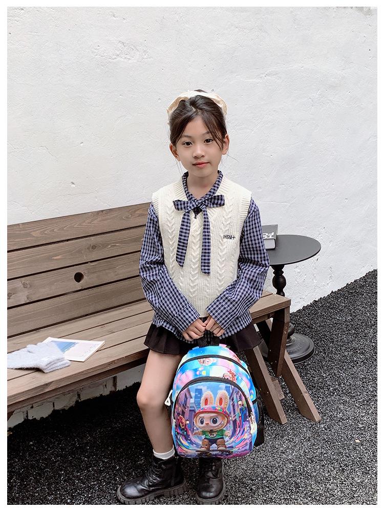 Large Capacity Cartoon Backpack for Kids - Cute, Fashionable, and Casual for School and Outdoor Use.