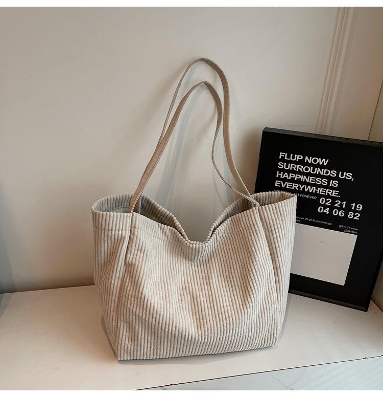 

Korean Style Corduroy Tote: Large Capacity Autumn/Winter Women s Shoulder Bag білий