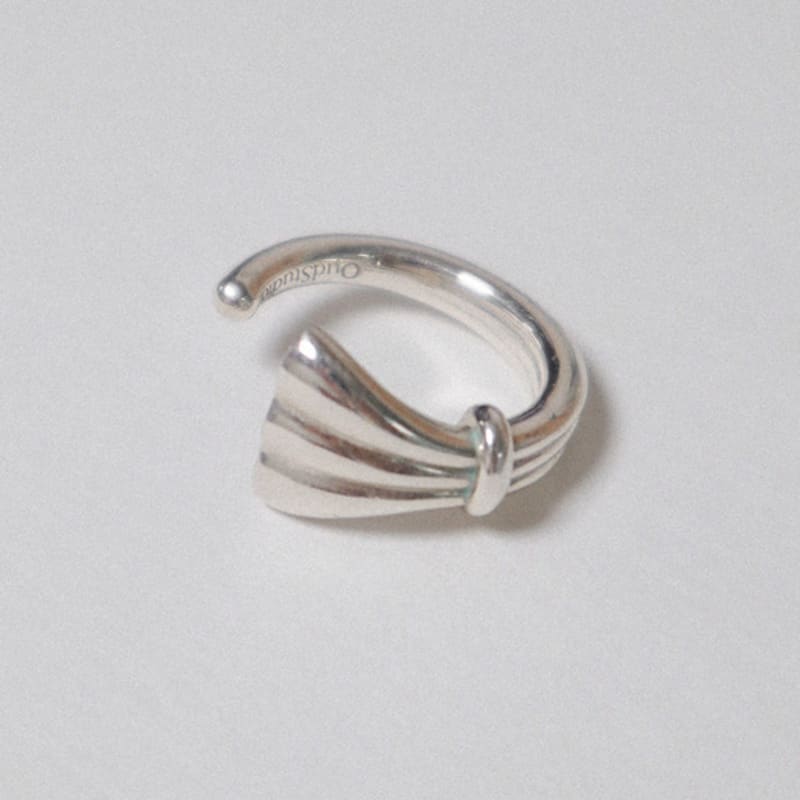 OudStudio Bow Flow Open Ring