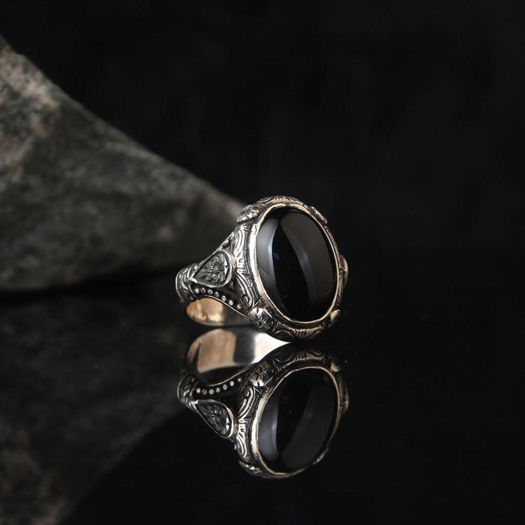 He Cheng European and American Fashion Punk Black Gemstone Carved Retro Men's Ring