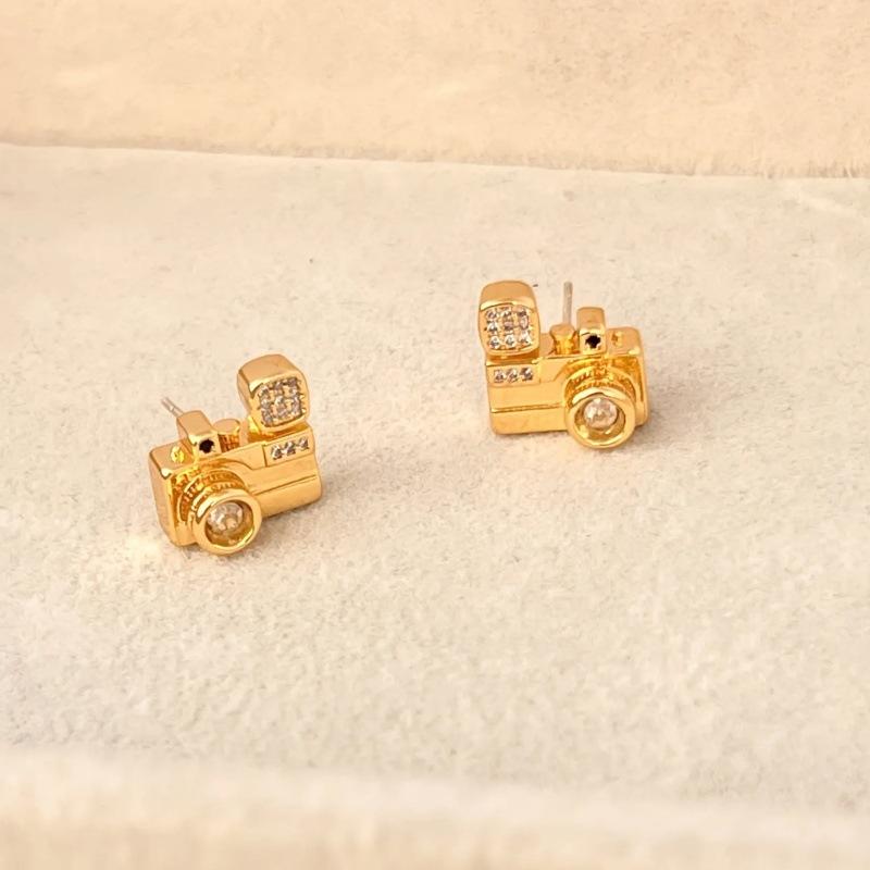 

Retro Diamond-Encrusted Camera Stud Earrings Trendy Fashion Three-Dimensional Light Luxury Temperament Versatile Earrings Women