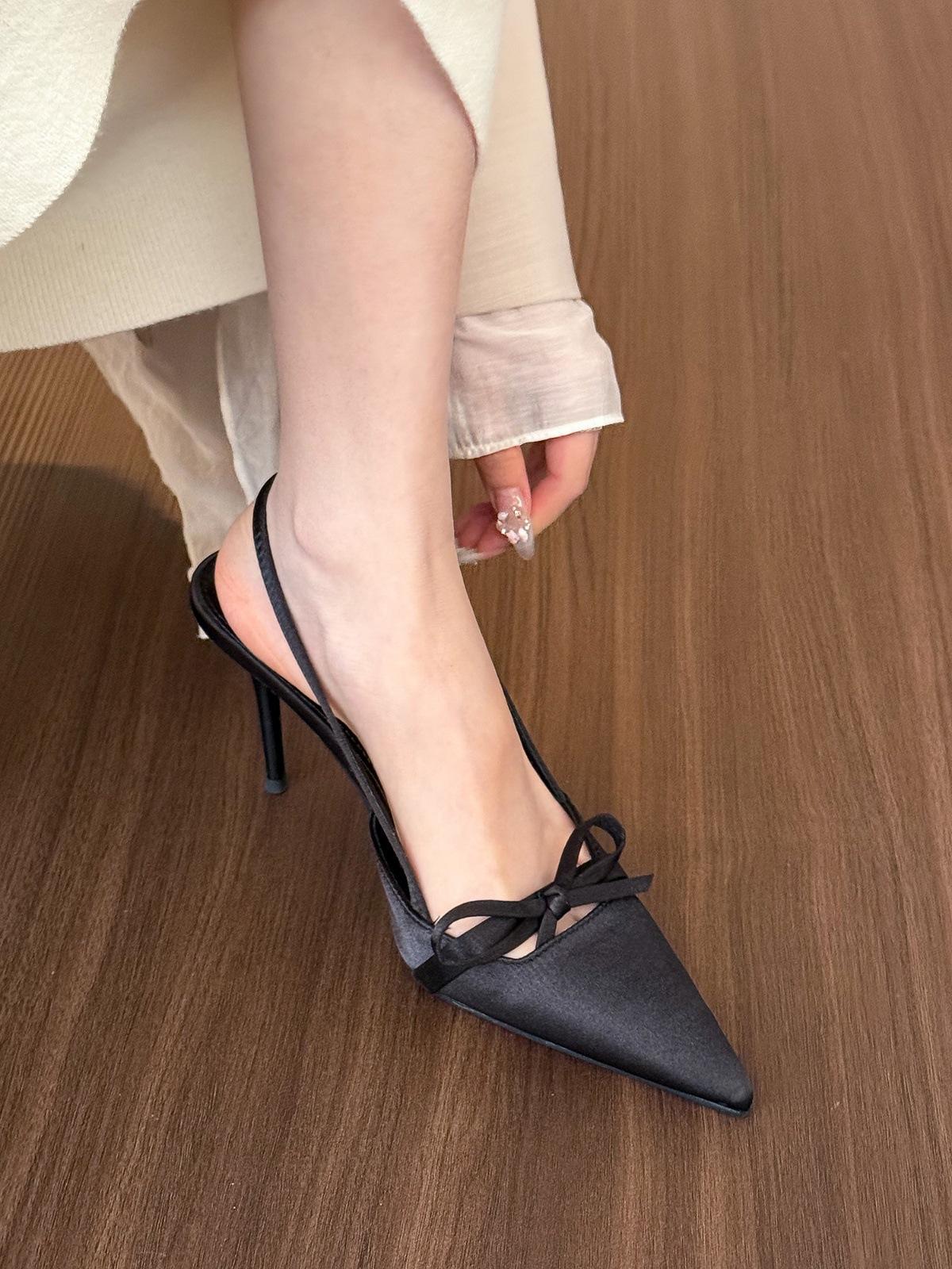 

Цветущие розы • Босоножки с бантом из розового атласа женские, с пустым острым носком, на высоком каблуке-шпильке 40 чёрный