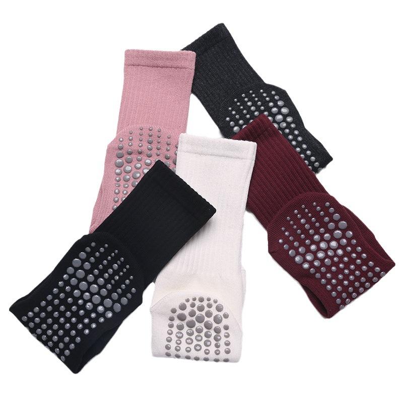 Women's Spring and Autumn Fitness Yoga Pilates Indoor Sports Non Slip Professional Cylinder Five Finger Socks