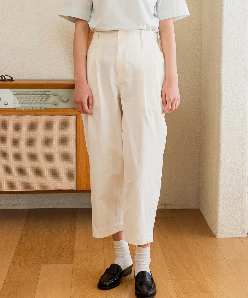 COTTON BELL Two-Button Wide Slim Pants - Ivory