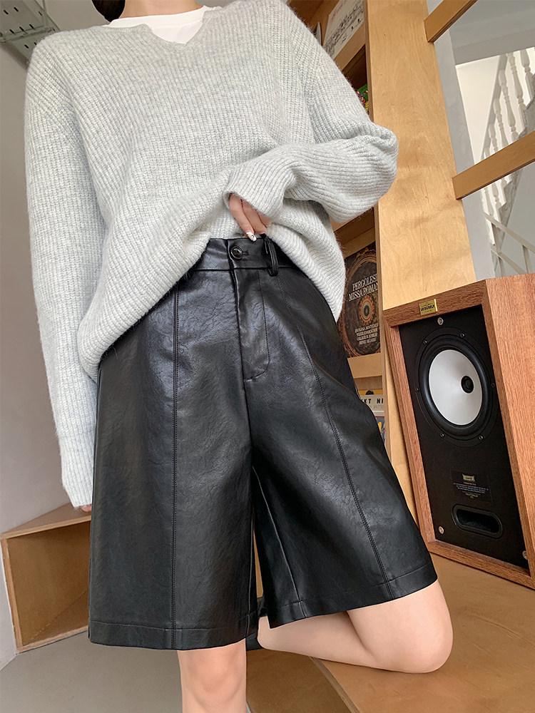 

2025 Women s High Waist PU Washed Leather Bootcut Shorts - Mid-Length, Wide Leg, Loose Slimming Fit for Autumn/Winter S чёрный