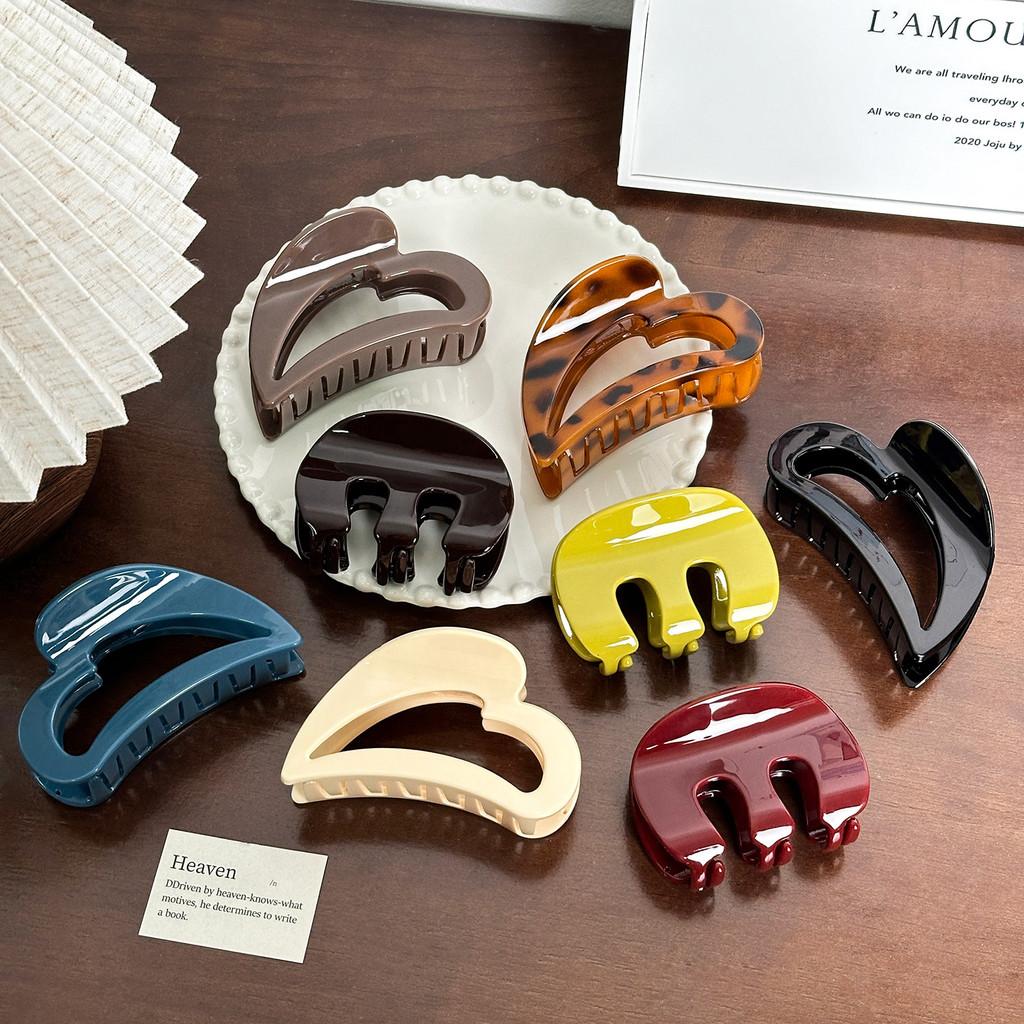 Sophisticated Hair Resin Clips With Heart Design Ideal For Everyday Wear And Events Special
